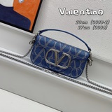 valentino Garavani V3D刺繡字母布料手袋，裝飾金屬VLogo