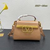 valentino Garavani Rockstud Alcove 粒面小牛皮