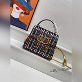 原單，Valentino 春夏托特包系列～ 托特包采用天然編織打造，純
