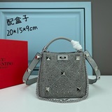 Valent**o Garavani Roman Stud 閃鑽手袋 - 此手袋