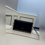 大號 Valentino Garavani Rockstud 采用進口牛皮手拿包