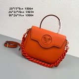 Versace今年真的開挂了很多新品設計超亮眼!新款包包LaMedusa系列海狸