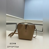 ys1 le37 手提水桶包喜歡背水桶包的姐妹不要錯過這隻整個包身用的是對版
