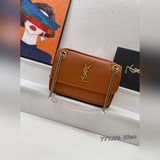 niki_新款相機包/斜挎包高級的金屬logo設計 複古精緻發揮的淋漓盡緻，