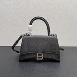 尺寸23cm/19cmBalenciagα全新推出了帥爆的Hourglass沙
