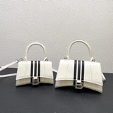 小號Balenciaga x Adidas 聯名沙漏包已上線繼Gucci古馳