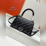 Balenciaga 水鑽logo沙漏包超炫酷包包上的字母logo是閃閃發亮的