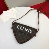 celine三角包 網紅同款 出貨啦各大博主熱推款，全牛皮主推黑色白色，複古老