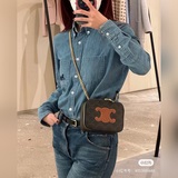 Celine新款老花盒子相機包容量非成以哦！可擺手機新身材嬌小的可以斜咩