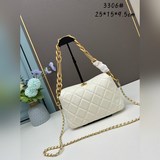 23a大號翻蓋hobo羊皮腋下包流蘇五金這一季的包包嗯..看上眼的真的就好少!
