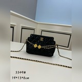 金色小獅子，散發複古野性之美每一季的獅子元素都像是“耐看型美女”，越看越有味道