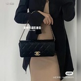 chanel 全新法棍珍珠扣包全新羊皮法棍珍珠扣法棍包，陳太太推薦黑色法棍珍