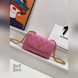 chanel23p網紅口蓋包，頂級高亮牛皮材質配黑金大logo真的絕了；質量杠