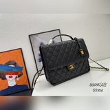 chanel郵差包大號魚子醬牛皮皮質，耐造耐磨 複古五金 還有一顆經典logo