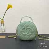 Chane1最新的斷貨王小圓餅 炒雞闊愛的mini零錢包，近年來香奶奶每一季都會
