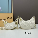 配盒子chanel 23p 月牙包香香 23p系列真的戳中心巴！這隻 cha