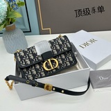 現貨千呼萬喚始出來，蒙田30終于出小號了，尺寸适中，非常适合日常出行♀，經典的