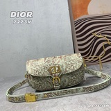 配盒子【原版品質】迪奧22年秋冬新款！Dior BOBBY 新款，在單色的bob