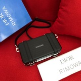 & RIMOWA 聯名限定款小行李箱子包來啦！自從Rimowα被巨頭收購，感覺檔