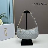 Dior2023夏季～太好看了～經典的DiorObique印花。當下最好用的腋下