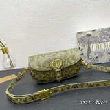 配盒子【原版品質】迪奧豆腐包 Dior BOBBY 新款複古包，複古牛皮的紋路，