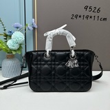 大號 Lady Dior 走秀款戴包牛皮格革绗縫超大藤格紋 此款 Lady