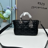 小號  Lady Dior 走秀款戴包牛皮格革绗縫超大藤格紋 此款 Lady