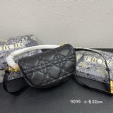 小號：最新Vibe運動包系列，又一時尚力作，高級簡約的黑白拼色，柔軟的小羊皮，底