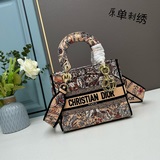 新色原單刺繡配盒子淺金【Lady D 刺繡系列】M8002黃色藍樹最新系列，汲