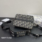 Dioя homme老花相機包 新款Homme系列的相機包實在帥la ～簡單