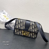對版五金 【新款小號】dior 30 montaigne蒙田包，靈感來自dior