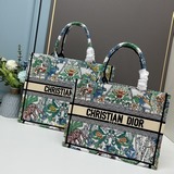 【dior book tote】多數人消費奢侈品牌首先想到的是買實用型的經典款