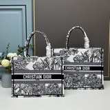 【dior book tote】多數人消費奢侈品牌首先想到的是買實用型的經典款
