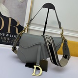 手掌紋dior oblique saddle bag 在衆多的馬鞍包裡這隻s