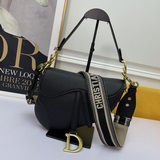 手掌紋dior oblique saddle bag 在衆多的馬鞍包裡這隻s
