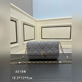 配盒子 、lady dior 手機袋 藍色金扣這款 lady dior 手機袋