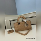 大號 羊紋 實拍圖爆款火熱中   lady d-joy 手袋诠釋了 dior 對