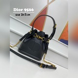 大號 皮 迪奧 水桶包 dior baby等衆明星同款 ，獨特新穎設計風格 專櫃