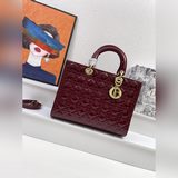 大號  dior lady  戴七格蓋頭款/lady dior手袋， 32cm