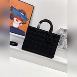 大號  dior lady  戴七格蓋頭款/lady dior手袋， 32cm