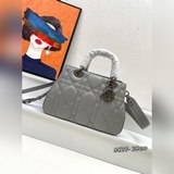 大號 lady dior 走秀款戴包牛皮格革绗縫超大藤格紋 此款 lady