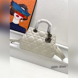 大號 lady dior 走秀款戴包牛皮格革绗縫超大藤格紋 此款 lady