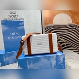 DIOR0 & RIMOWA 聯名限定款小行李箱子包來啦！自從Rimowα被巨頭