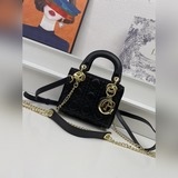 金扣，Mini lady classic戴系列 既高顔值又值得入手的經典系