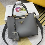 官網勁爆  火遍全球 2023開年普拉達《PRADA》   款號：66152 尺