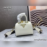 夏季銷量王2023小可愛枕頭包頭層牛皮壓漆普拉達《PRADA》  采用進口牛皮制