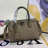 官網勁爆火遍全球 2023開年普拉達《PRADA》   款號：5008 尺寸：3