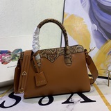 官網勁爆火遍全球 2023開年普拉達《PRADA》   款號：5008 尺寸：3