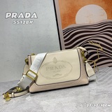 獨家醉心款  普拉達《PRADA》經典傳奇，雙肩帶款（皮肩帶+寬布肩帶）皮紋的時