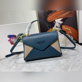 Prada/普拉達蓋頭包款號：2125#，原版手掌紋牛皮.順滑油邊，精緻做工，